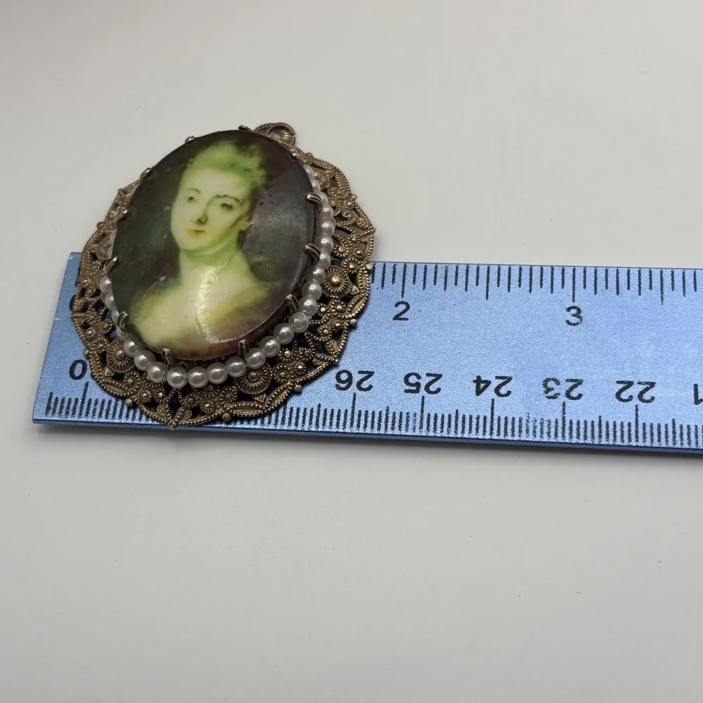 Vintage Painted Filigree Pendant West Germany Gold Tone Beaded 2.25